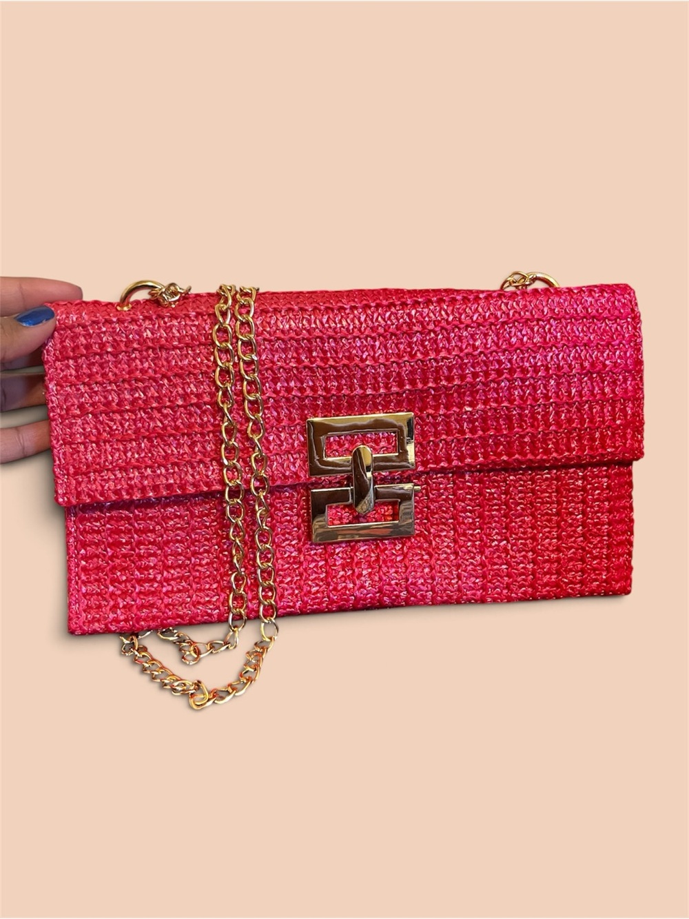Straw Weave Pink Shoulder Bag with Gold Chain Accent